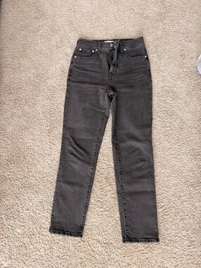 Madewell Straight-Leg High-Rise Jeans in Charcoal